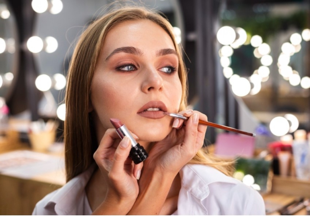 Makeup express: &Tau;&alpha; &beta;ή&mu;&alpha;&tau;&alpha; &pi;&omicron;&upsilon; &delta;&epsilon;&nu; &theta;έ&lambda;&omicron;&upsilon;&nu; &beta;&iota;&alpha;&sigma;ύ&nu;&eta;