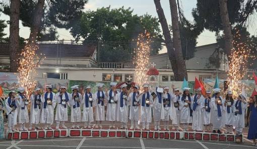 &Epsilon;&kappa;&pi;&alpha;ί&delta;&epsilon;&upsilon;&sigma;&eta; &mu;&epsilon; &alpha;&xi;ί&epsilon;&sigmaf;: &Epsilon;&nu;&tau;&upsilon;&pi;&omega;&sigma;&iota;&alpha;&kappa;ό &phi;&iota;&nu;ά&lambda;&epsilon; &tau;&eta;&sigmaf; &sigma;&chi;&omicron;&lambda;&iota;&kappa;ή&sigmaf; &chi;&rho;&omicron;&nu;&iota;ά&sigmaf; &sigma;&tau;&omicron; &Epsilon;&kappa;&pi;&alpha;&iota;&delta;&epsilon;&upsilon;&tau;ή&rho;&iota;&omicron; &Pi;&omicron;&lambda;&upsilon;&chi;&rho;&omicron;&nu;ά&kappa;&omicron;&upsilon;