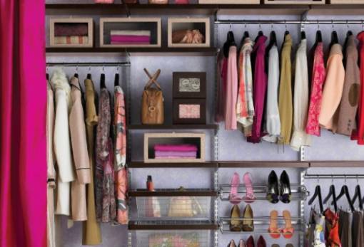 Ο σωστός τρόπος για να κρεμάσεις τα παντελόνια και τα πουκάμισα