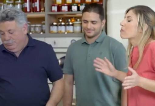 Στην πρώτη εκπομπή μαγειρικής του Λ. Λαζάρου η Λάκαινα ηθοποιός Μ. Δεληκωνσταντίνου!