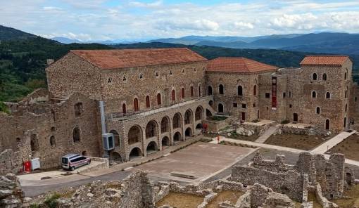 &Alpha;&lambda;&lambda;&alpha;&gamma;ή &sigma;&tau;&omicron; &omega;&rho;ά&rho;&iota;&omicron; &epsilon;&pi;&iota;&sigma;&kappa;&epsilon;&psi;&iota;&mu;ό&tau;&eta;&tau;&alpha;&sigmaf; &tau;&omega;&nu; &Pi;&alpha;&lambda;&alpha;&tau;&iota;ώ&nu; &sigma;&tau;&omicron;&nu; &Mu;&upsilon;&sigma;&tau;&rho;ά