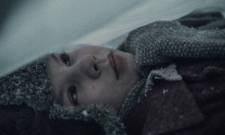 &Pi;&alpha;&iota;&delta;&iota;ά &sigma;&epsilon; &kappa;&alpha;&iota;&rho;ό &pi;&omicron;&lambda;έ&mu;&omicron;&upsilon;: &Alpha;&nu;&tau;&iota;&pi;&omicron;&lambda;&epsilon;&mu;&iota;&kappa;έ&sigmaf; &iota;&sigma;&tau;&omicron;&rho;ί&epsilon;&sigmaf; &sigma;&tau;&eta;&nu; &omicron;&theta;ό&nu;&eta; &tau;&eta;&sigmaf; &Kappa;&iota;&nu;&eta;&mu;&alpha;&tau;&omicron;&gamma;&rho;&alpha;&phi;&iota;&kappa;ή&sigmaf; &Lambda;έ&sigma;&chi;&eta;&sigmaf; &laquo;&Rho;ό&delta;&omicron;&nu;&raquo;