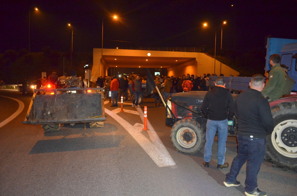 &Epsilon;&pi;&iota;&tau;&rho;&omicron;&pi;ή &Mu;&pi;&lambda;ό&kappa;&omicron;&upsilon; &Lambda;&alpha;&kappa;&omega;&nu;ί&alpha;&sigmaf;: &laquo;&Omicron; &alpha;&gamma;ώ&nu;&alpha;&sigmaf; &mu;&alpha;&sigmaf; &epsilon;ί&nu;&alpha;&iota; &alpha;&gamma;ώ&nu;&alpha;&sigmaf; &epsilon;&pi;&iota;&beta;ί&omega;&sigma;&eta;&sigmaf;&raquo;