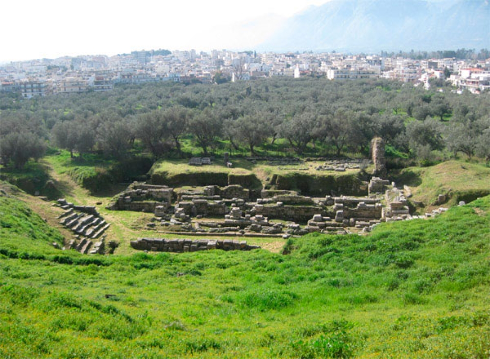 &Tau;&eta; &Delta;&epsilon;&upsilon;&tau;έ&rho;&alpha; &eta; &xi;&epsilon;&nu;ά&gamma;&eta;&sigma;&eta; &tau;&eta;&sigmaf; &Pi;&Epsilon;&Sigma; &sigma;&tau;&omicron; &Alpha;&rho;&chi;&alpha;ί&omicron; &Theta;έ&alpha;&tau;&rho;&omicron; &Sigma;&pi;ά&rho;&tau;&eta;&sigmaf;