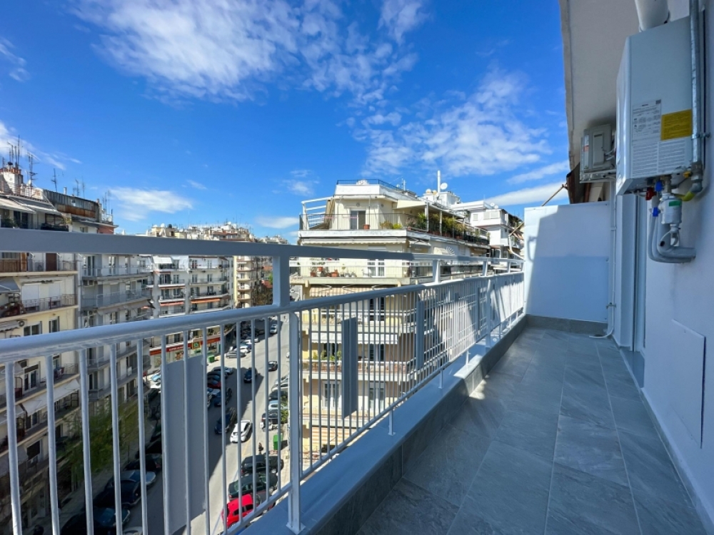 &Pi;&epsilon;&rho;&iota;&sigma;&tau;έ&rho;&iota;&alpha; &sigma;&tau;&omicron; &mu;&pi;&alpha;&lambda;&kappa;ό&nu;&iota;: &Tau;&omicron; &sigma;&pi;&rho;έ&iota; &pi;&omicron;&upsilon; &theta;&alpha; &phi;&tau;&iota;ά&xi;&epsilon;&iota;&sigmaf; &mu;ό&nu;&eta; &sigma;&omicron;&upsilon; &kappa;&alpha;&iota; &theta;&alpha; &tau;&alpha; &delta;&iota;ώ&xi;&epsilon;&iota;