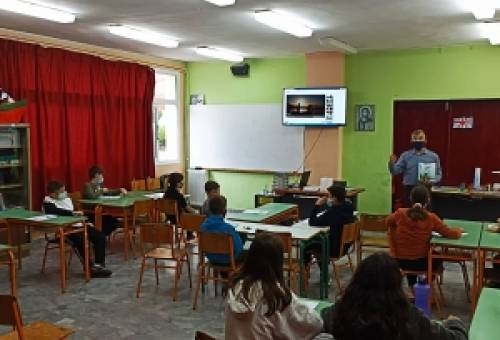 Εργαστήριο δημιουργικής γραφής στο Δημοτικό Σχολείο Ξηροκαμπίου