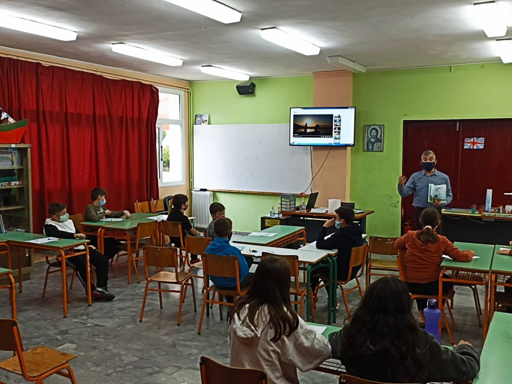 Εργαστήριο δημιουργικής γραφής στο Δημοτικό Σχολείο Ξηροκαμπίου