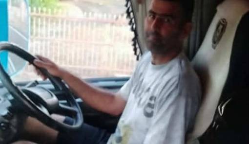 &laquo;&Chi;ά&theta;&eta;&kappa;&epsilon; έ&nu;&alpha;&sigmaf; &alpha;&pi;ό &tau;&omicron;&upsilon;&sigmaf; &alpha;&pi;&lambda;&omicron;ύ&sigmaf;, &sigma;&pi;&omicron;&upsilon;&delta;&alpha;ί&omicron;&upsilon;&sigmaf; &alpha;&nu;&theta;&rho;ώ&pi;&omicron;&upsilon;&sigmaf; &pi;&omicron;&upsilon; &kappa;ά&nu;&omicron;&upsilon;&nu; &tau;&omicron;&nu; &kappa;ό&sigma;&mu;&omicron; &lambda;ί&gamma;&omicron; &pi;&iota;&omicron; &alpha;&nu;&theta;&rho;ώ&pi;&iota;&nu;&omicron;&raquo;