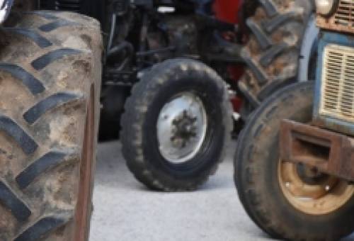 Στους δρόμους κατεβαίνουν αγρότες και τρακτέρ στη Λακωνία