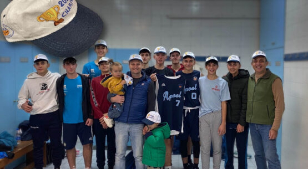 &Pi;&alpha;&nu;&eta;&gamma;ύ&rho;&iota;&sigma;&alpha;&nu; &tau;&eta;&nu; &alpha;ή&tau;&tau;&eta;&tau;&eta; &pi;&rho;&omega;&tau;&iota;ά  &omicron;&iota; &Pi;&alpha;ί&delta;&epsilon;&sigmaf; &tau;&omicron;&upsilon; &Alpha;&Pi;&Omicron;&Epsilon;&Lambda; &sigma;&tau;&omicron; &mu;&pi;ά&sigma;&kappa;&epsilon;&tau;