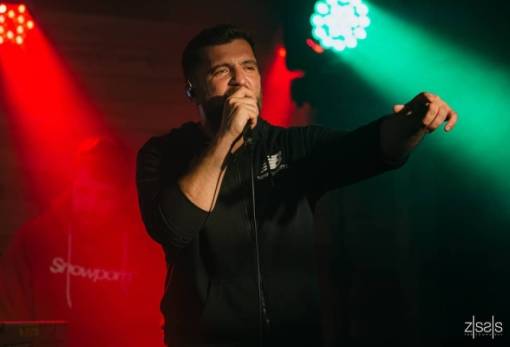 Για την αγάπη της μάνας μιλά ο Anser στην νέα του κυκλοφορία