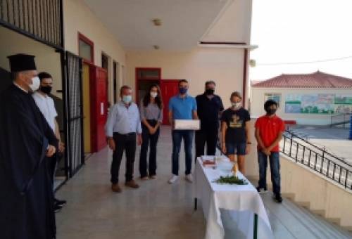 Μαθητές αγόρασαν φορητό απινιδωτή για το Α. Τ. Μονεμβασίας