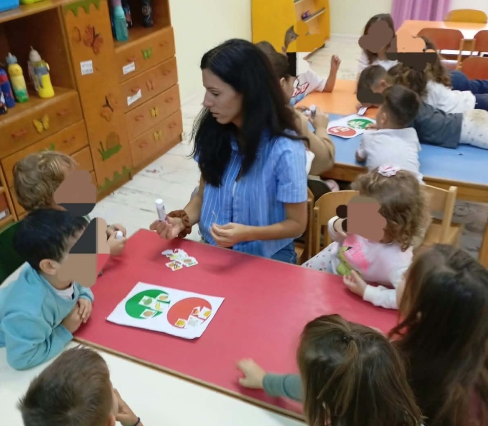 &Pi;&alpha;&iota;&chi;&nu;&iota;&delta;&iota;ά&rho;&iota;&kappa;&omicron; &mu;ά&theta;&eta;&mu;&alpha; &sigma;&tau;&eta;&nu; &upsilon;&gamma;&iota;&epsilon;&iota;&nu;ή &delta;&iota;&alpha;&tau;&rho;&omicron;&phi;ή &gamma;&iota;&alpha; &tau;&omicron;&upsilon;&sigmaf; &mu;&iota;&kappa;&rho;&omicron;ύ&sigmaf; &Gamma;&upsilon;&theta;&epsilon;&iota;ά&tau;&epsilon;&sigmaf;