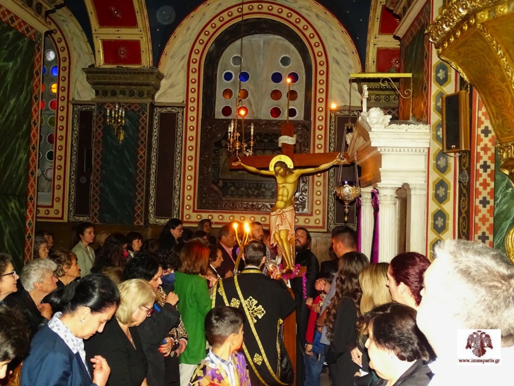 &laquo;&Kappa;&rho;&epsilon;&mu;ά&tau;&alpha;&iota; &epsilon;&pi;ί &xi;ύ&lambda;&omicron;&upsilon;  &omicron; &epsilon;&nu; ύ&delta;&alpha;&sigma;&iota; &tau;&eta;&nu; &gamma;&eta;&nu; &kappa;&rho;&epsilon;&mu;ά&sigma;&alpha;&sigmaf;&hellip;&raquo;