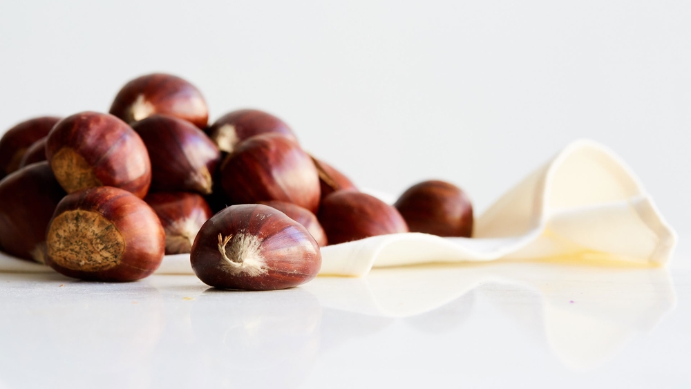 &Kappa;ά&sigma;&tau;&alpha;&nu;&omicron;: T&omicron; superfood &tau;&omicron;&upsilon; &chi;&epsilon;&iota;&mu;ώ&nu;&alpha; &pi;&omicron;&upsilon; &alpha;&nu;&alpha;&zeta;&eta;&tau;ά &omicron; &omicron;&rho;&gamma;&alpha;&nu;&iota;&sigma;&mu;ό&sigmaf; &sigma;&omicron;&upsilon;