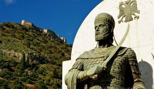 &Sigma;&upsilon;&nu;&epsilon;&chi;ί&zeta;&omicron;&nu;&tau;&alpha;&iota; &kappa;&alpha;&iota; &kappa;&omicron;&rho;&upsilon;&phi;ώ&nu;&omicron;&nu;&tau;&alpha;&iota; &omicron;&iota; &epsilon;&kappa;&delta;&eta;&lambda;ώ&sigma;&epsilon;&iota;&sigmaf; &tau;&omega;&nu; &laquo;&Pi;&alpha;&lambda;&alpha;&iota;&omicron;&lambda;&omicron;&gamma;&epsilon;ί&omega;&nu;&raquo;