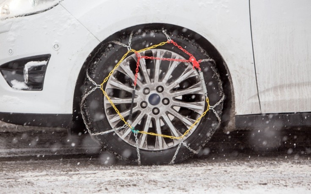 &Mu;&epsilon; &alpha;&lambda;&upsilon;&sigma;ί&delta;&epsilon;&sigmaf; &eta; &kappa;ί&nu;&eta;&sigma;&eta; &sigma;&tau;&eta;&nu; &Epsilon;&theta;&nu;&iota;&kappa;ή &Omicron;&delta;ό &Kappa;&alpha;&lambda;&alpha;&mu;ά&tau;&alpha;&sigmaf;-&Sigma;&pi;ά&rho;&tau;&eta;&sigmaf;