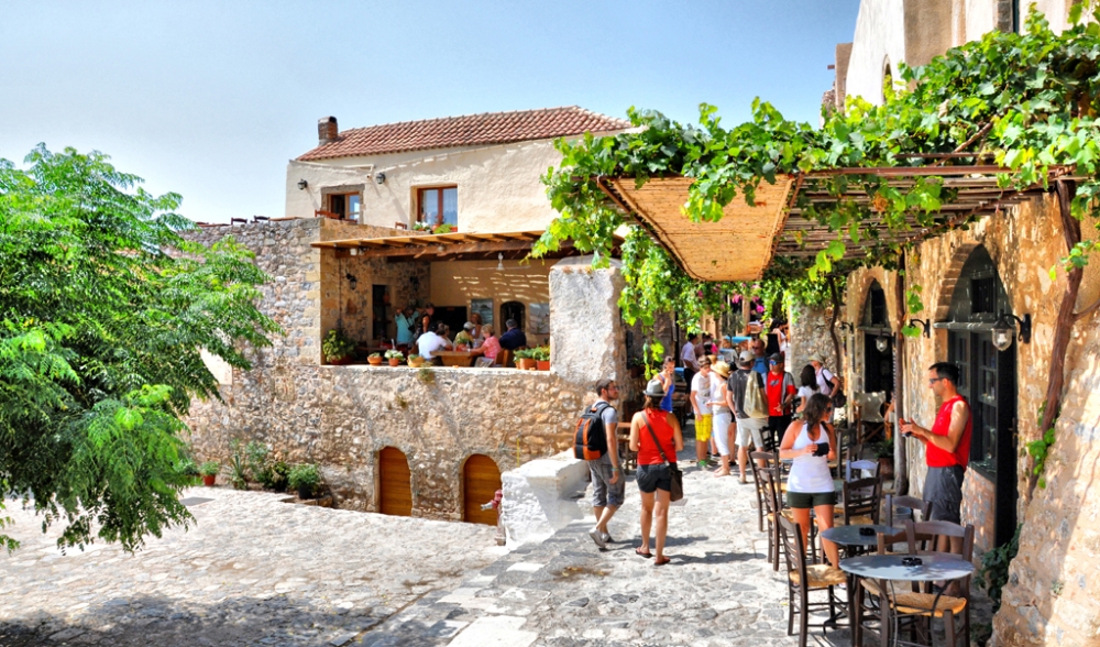 &Mu;&epsilon;&iota;&omega;&mu;έ&nu;&eta; &eta; &tau;&omicron;&upsilon;&rho;&iota;&sigma;&tau;&iota;&kappa;ή &kappa;ί&nu;&eta;&sigma;&eta; &phi;έ&tau;&omicron;&sigmaf; &sigma;&tau;&eta;&nu; &Pi;&epsilon;&lambda;&omicron;&pi;ό&nu;&nu;&eta;&sigma;&omicron;