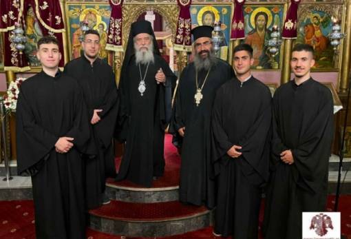 Τέσσερα αδέλφια χειροθετήθηκαν αναγνώστες στη Μυρτιά