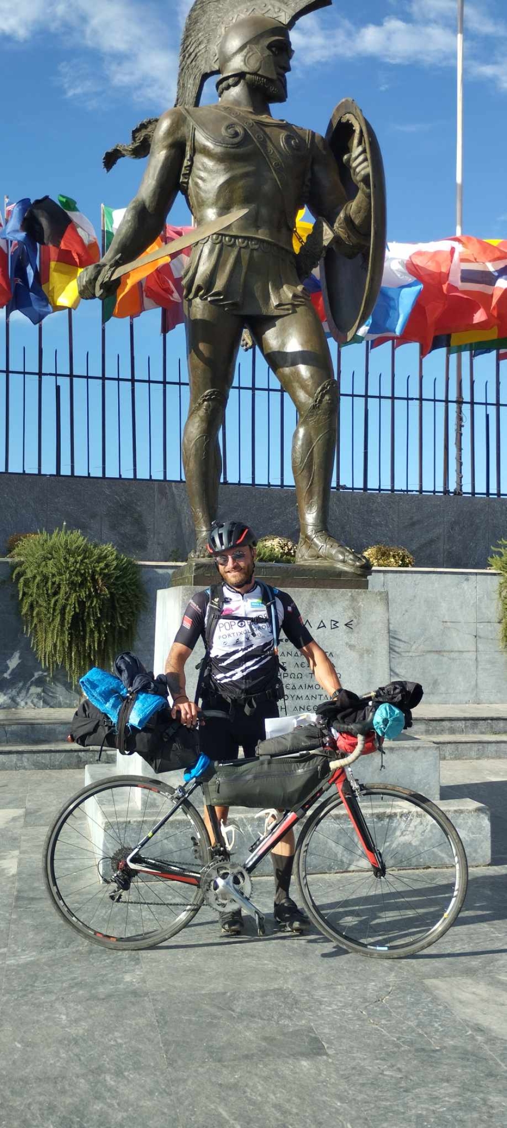 Ποδήλατο έμφορτο στοργή για τα ζώα ήρθε από Αυστρία στη Σπάρτη