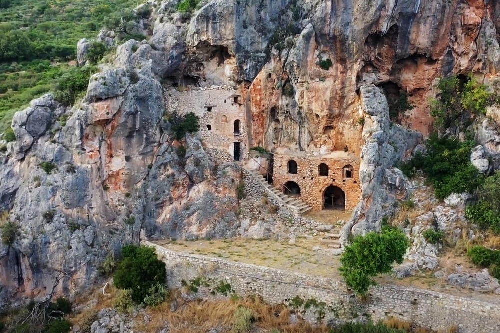 200 &chi;&rho;ό&nu;&iota;&alpha; &alpha;&pi;ό &tau;&omicron; &Omicron;&lambda;&omicron;&kappa;&alpha;ύ&tau;&omega;&mu;&alpha; &tau;&omicron;&upsilon; &Pi;&alpha;&lambda;&alpha;&iota;&omicron;&mu;&omicron;&nu;ά&sigma;&tau;&eta;&rho;&omicron;&upsilon; &Beta;&rho;&omicron;&nu;&tau;&alpha;&mu;ά