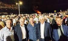 &Tau;&omicron; &phi;&omega;&sigmaf; &tau;&omicron;&upsilon; &Beta;&rho;ά&chi;&omicron;&upsilon; &phi;&alpha;&nu;έ&rho;&omega;&sigma;&epsilon; ό&tau;&iota; &laquo;&xi;&epsilon;&sigma;&upsilon;&nu;&nu;έ&phi;&iota;&alpha;&sigma;&epsilon;&raquo; &mu;&epsilon;&tau;&alpha;&xi;ύ &Epsilon;&lambda;&alpha;&phi;&omicron;&nu;ή&sigma;&omicron;&upsilon;-&Mu;&omicron;&nu;&epsilon;&mu;&beta;&alpha;&sigma;&iota;ά&sigmaf;&hellip;