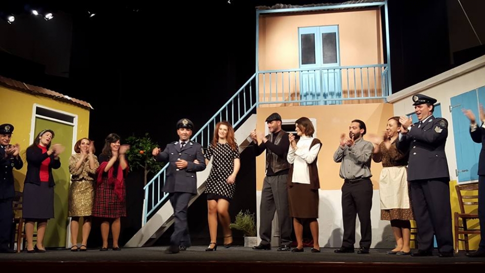 &Alpha;&nu;&epsilon;&beta;&alpha;ί&nu;&epsilon;&iota; &xi;&alpha;&nu;ά &ldquo;&Eta; &Kappa;ό&mu;&iota;&sigma;&sigma;&alpha; &tau;&eta;&sigmaf; &Phi;ά&mu;&pi;&rho;&iota;&kappa;&alpha;&sigmaf;&rdquo;