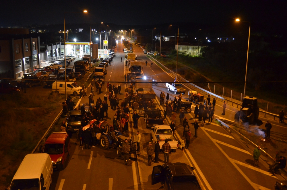 &Sigma;&tau;&omicron; &mu;&pi;&lambda;ό&kappa;&omicron; &gamma;&iota;&alpha; ό&sigma;&omicron; &chi;&rho;&epsilon;&iota;&alpha;&sigma;&tau;&epsilon;ί &omicron;&iota; &alpha;&gamma;&rho;&omicron;&tau;&omicron;&kappa;&tau;&eta;&nu;&omicron;&tau;&rho;ό&phi;&omicron;&iota;