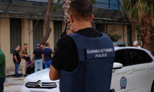&Kappa;&alpha;&nu;ό&nu;&epsilon;&sigmaf; &kappa;&alpha;&iota; &laquo;ά&mu;&upsilon;&nu;&alpha;&raquo; &gamma;&iota;&alpha; &tau;&omicron;&upsilon;&sigmaf; έ&nu;&sigma;&tau;&omicron;&lambda;&omicron;&upsilon;&sigmaf; &zeta;&eta;&tau;ά &eta; Έ&nu;&omega;&sigma;&eta; &Alpha;&sigma;&tau;&upsilon;&nu;&omicron;&mu;&iota;&kappa;ώ&nu; &Lambda;&alpha;&kappa;&omega;&nu;ί&alpha;&sigmaf;