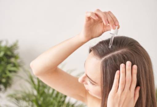 3 tips για να αφαιρέσεις το λαδάκι από τα μαλλιά σου, αν έβαλες πολύ