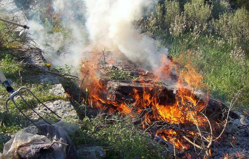 Μέτρα που πρέπει να τηρούνται για την καύση υπολειμμάτων καλλιεργειών