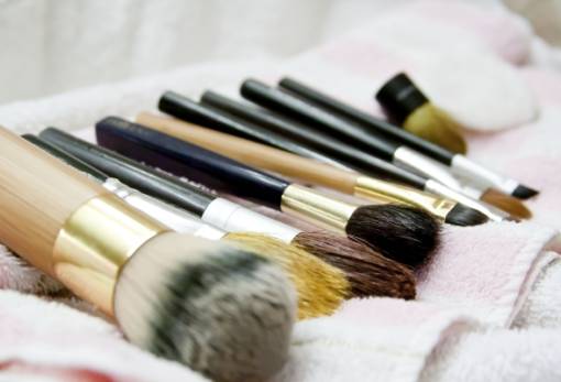 Τι θα συμβεί στην επιδερμίδα σου αν δεν καθαρίζεις τακτικά τα πινέλα μακιγιάζ