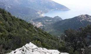 &laquo;&Pi;&rho;&omicron;&sigma;&tau;&alpha;&tau;&epsilon;&upsilon;ό&mu;&epsilon;&nu;&omicron; &Tau;&omicron;&pi;ί&omicron;&raquo; &omicron; &kappa;ύ&rho;&iota;&omicron;&sigmaf; ό&gamma;&kappa;&omicron;&sigmaf; &tau;&omicron;&upsilon; &Chi;&iota;&omicron;&nu;&omicron;&beta;&omicron;&upsilon;&nu;ί&omicron;&upsilon;