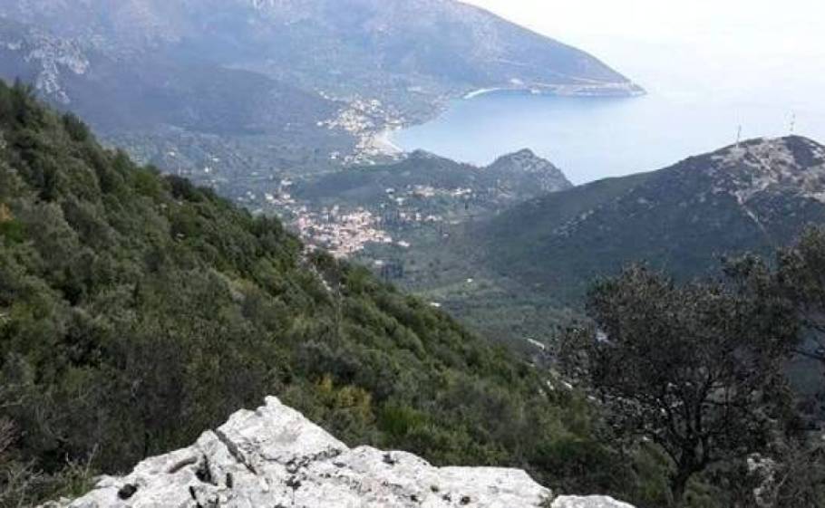 &laquo;&Pi;&rho;&omicron;&sigma;&tau;&alpha;&tau;&epsilon;&upsilon;ό&mu;&epsilon;&nu;&omicron; &Tau;&omicron;&pi;ί&omicron;&raquo; &omicron; &kappa;ύ&rho;&iota;&omicron;&sigmaf; ό&gamma;&kappa;&omicron;&sigmaf; &tau;&omicron;&upsilon; &Chi;&iota;&omicron;&nu;&omicron;&beta;&omicron;&upsilon;&nu;ί&omicron;&upsilon;