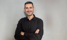 &Iota;&sigma;&tau;&omicron;&rho;&iota;&kappa;ή &pi;&rho;&omega;&tau;&iota;ά: &Omicron; &pi;&rho;ώ&tau;&omicron;&sigmaf; &Kappa;&omega;&phi;ό&sigmaf; &delta;&iota;&delta;ά&kappa;&tau;&omicron;&rho;&alpha;&sigmaf; &Theta;&epsilon;&omega;&rho;&eta;&tau;&iota;&kappa;ώ&nu; &Epsilon;&pi;&iota;&sigma;&tau;&eta;&mu;ώ&nu; &sigma;&tau;&eta;&nu; &Epsilon;&lambda;&lambda;ά&delta;&alpha;