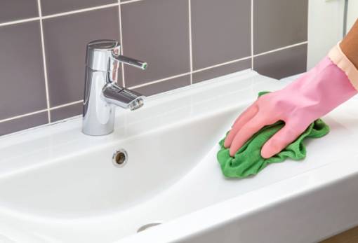 Πράγματα που ξεχνάς να καθαρίσεις στο μπάνιο και είναι ανθυγιεινά