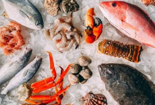 Μικρότερος ο κίνδυνος σοβαρής Covid-19 για όσους κάνουν φυτοφαγική και ψαροφαγική διατροφή