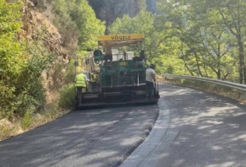 Έπεσε νέα άσφαλτος στην παλαιά ΕΟ Σπάρτης-Καλαμάτας (ΦΩΤΟ)