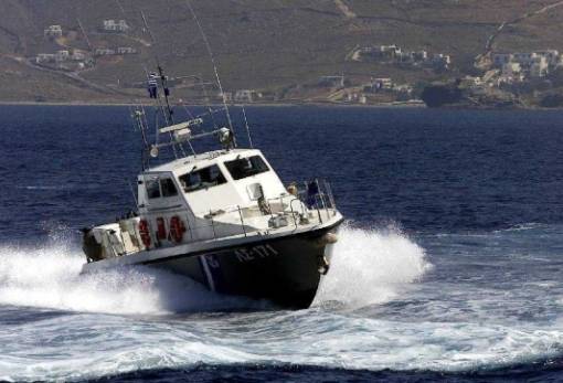 Ιστιοφόρο γερμανικής σημαίας «τσακίστηκε» σε βράχια στον Αρχάγγελο