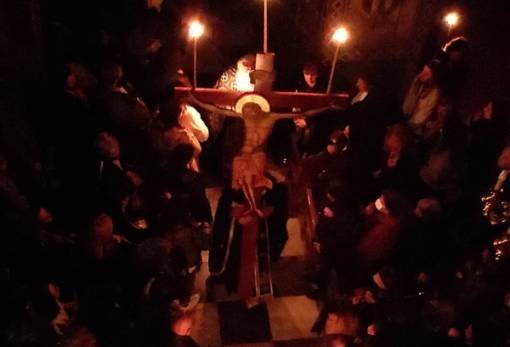 Η ακολουθία των Αχράντων Παθών στον Μητροπολιτικό Ναό Ευαγγελιστρίας