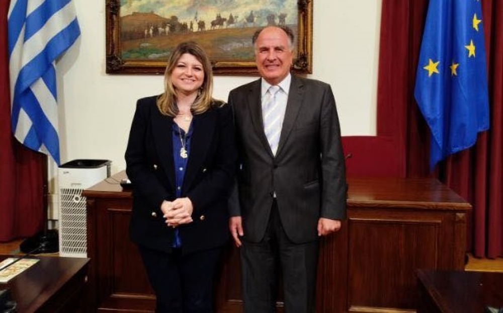 &Nu;. &Gamma;&rho;&eta;&gamma;&omicron;&rho;ά&kappa;&omicron;&upsilon;: &laquo;&Omicron; &pi;&omicron;&lambda;&iota;&tau;&iota;&sigma;&mu;ό&sigmaf; &omega;&sigmaf; &sigma;&tau;&rho;&alpha;&tau;&eta;&gamma;&iota;&kappa;ή &gamma;έ&phi;&upsilon;&rho;&alpha; &sigma;&upsilon;&nu;&epsilon;&rho;&gamma;&alpha;&sigma;ί&alpha;&sigmaf; &Epsilon;&lambda;&lambda;ά&delta;&alpha;&sigmaf; &ndash; &Kappa;&rho;&omicron;&alpha;&tau;ί&alpha;&sigmaf;&raquo;