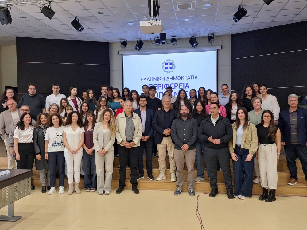 &Sigma;&tau;&alpha; έ&delta;&rho;&alpha;&nu;&alpha; &mu;&epsilon; &iota;&delta;έ&epsilon;&sigmaf; &kappa;&alpha;&iota; &tau;ό&lambda;&mu;&eta; &eta; &nu;έ&alpha; &gamma;&epsilon;&nu;&iota;ά &tau;&eta;&sigmaf; &Pi;&epsilon;&lambda;&omicron;&pi;&omicron;&nu;&nu;ή&sigma;&omicron;&upsilon;
