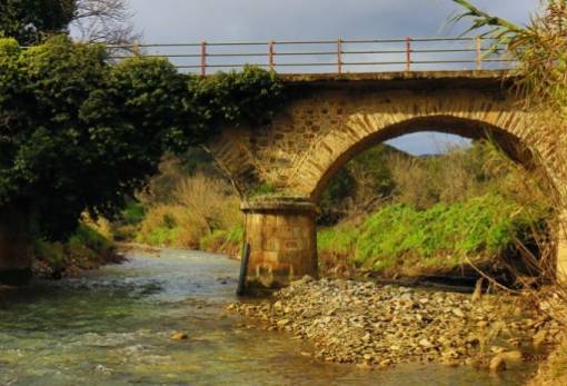 Γιατί η Μάνη δεν έχει ποτάμια