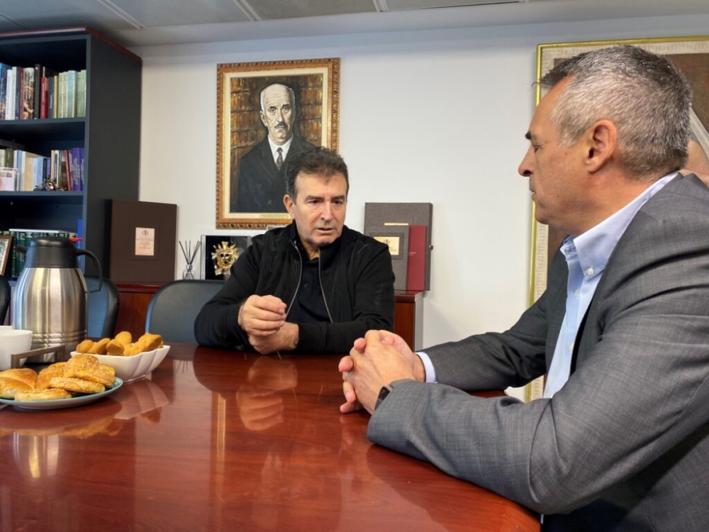 &Chi;&rho;&upsilon;&sigma;&omicron;&chi;&omicron;ΐ&delta;&eta;&sigmaf; &alpha;&pi;ό &Tau;&rho;ί&pi;&omicron;&lambda;&eta;: &laquo;&Eta; &alpha;&sigma;&phi;ά&lambda;&epsilon;&iota;&alpha; &tau;&omega;&nu; &pi;&omicron;&lambda;&iota;&tau;ώ&nu; &pi;&rho;&omega;&tau;&alpha;&rho;&chi;&iota;&kappa;ό &mu;&alpha;&sigmaf; &mu;έ&lambda;&eta;&mu;&alpha;&raquo;