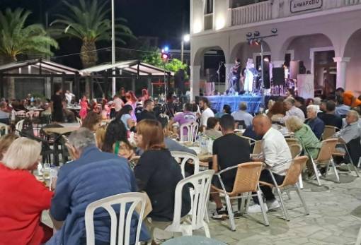 Γλέντησαν στην υγειά του Πατέρα στον Βλαχιώτη (VIDEO-ΦΩΤΟ)