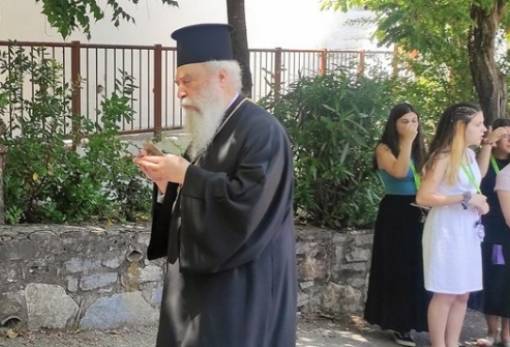 Τα κορίτσια της α΄ κατασκηνωτικής περιόδου στην Ταϋγέτη επισκέφθηκε ο Μητροπολίτης Ευστάθιος