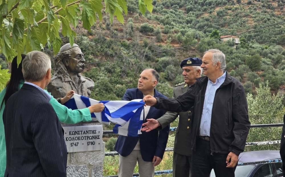 Ο Κωνσταντής Κολοκοτρώνης σμιλεύτηκε στην αιωνιότητα στη Μάνη