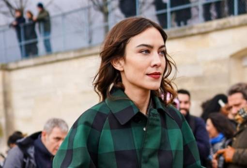 Το classy κούρεμα που επιλέγουν τώρα οι γυναίκες μετά τα 30