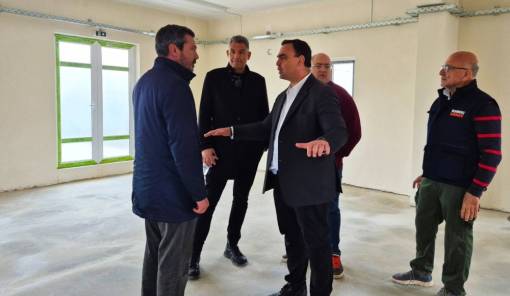 &Epsilon;&pi;&iota;&tau;&alpha;&chi;ύ&nu;&omicron;&nu;&tau;&alpha;&iota; &omicron;&iota; &epsilon;&rho;&gamma;&alpha;&sigma;ί&epsilon;&sigmaf; &sigma;&tau;&omicron; &upsilon;&pi;ό &alpha;&nu;έ&gamma;&epsilon;&rho;&sigma;&eta; &sigma;&chi;&omicron;&lambda;&iota;&kappa;ό &sigma;&upsilon;&gamma;&kappa;&rho;ό&tau;&eta;&mu;&alpha; &Epsilon;&lambda;&alpha;&phi;&omicron;&nu;ή&sigma;&omicron;&upsilon;