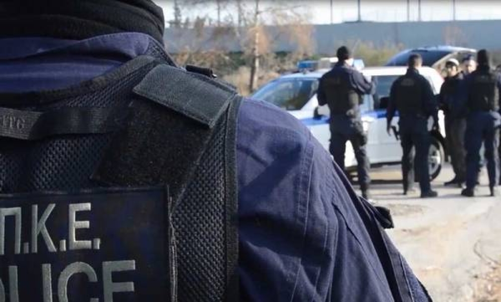 &Delta;&iota;&pi;&lambda;ό &laquo;&mu;&pi;&lambda;ό&kappa;&omicron;&raquo; &tau;&eta;&sigmaf; &Epsilon;&Lambda;&Alpha;&Sigma; &sigma;&tau;&eta;&nu; &pi;&alpha;&rho;&alpha;&nu;&omicron;&mu;ί&alpha; &sigma;&tau;&eta;&nu; &Pi;&epsilon;&lambda;&omicron;&pi;ό&nu;&nu;&eta;&sigma;&omicron;